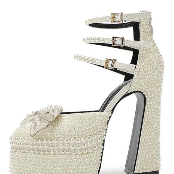 Elegant Pearl-Embellished Platform Heels Size 41, 9.5 US - Picture 4 of 7